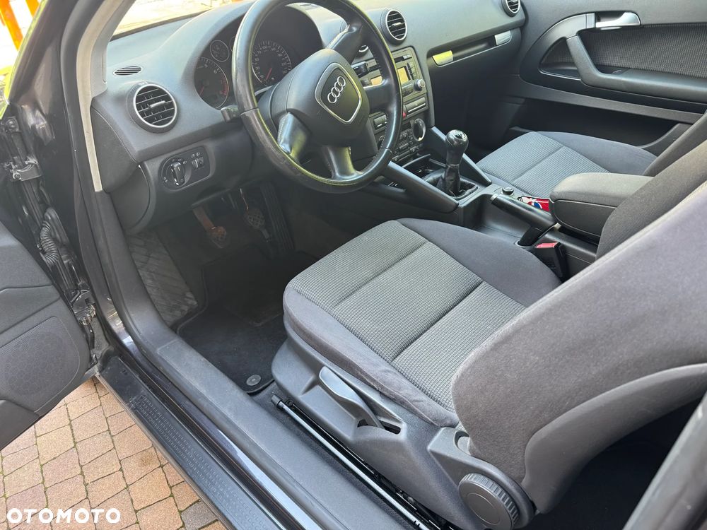 Audi A3 3-drzwiowe 1.6 Ambition - 12