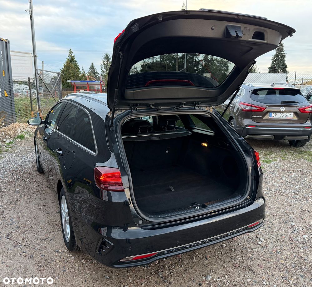 Kia Ceed 1.6 CRDi 136 ISG Dream-Team Edition - 34