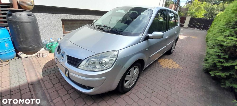 Renault Scenic - 1