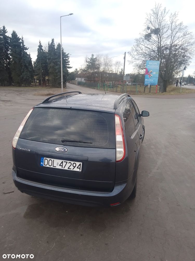 Ford Focus 2.0 16V Trend - 4