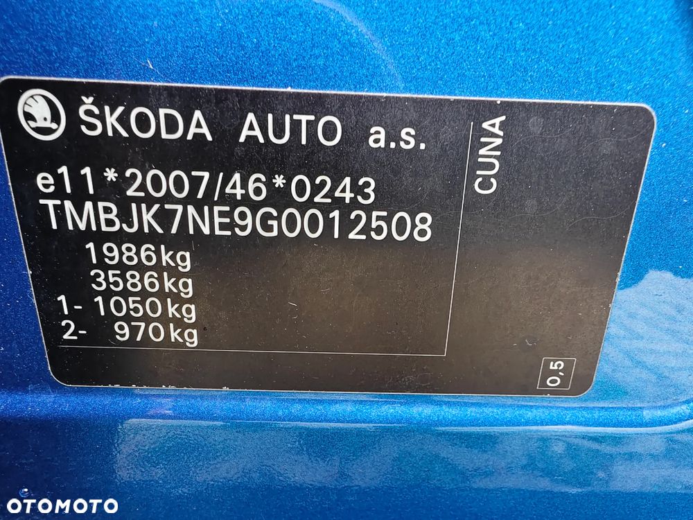 Skoda Octavia 2.0 TDI DSG RS - 23