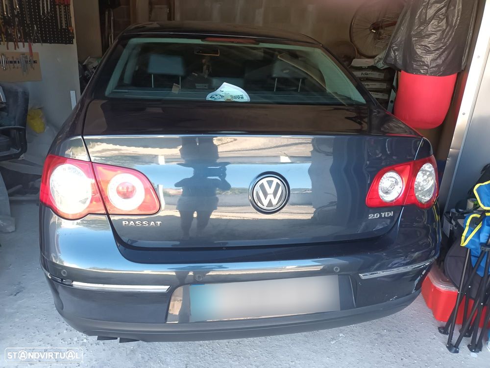 VW Passat 2.0 TDI Highline - 9
