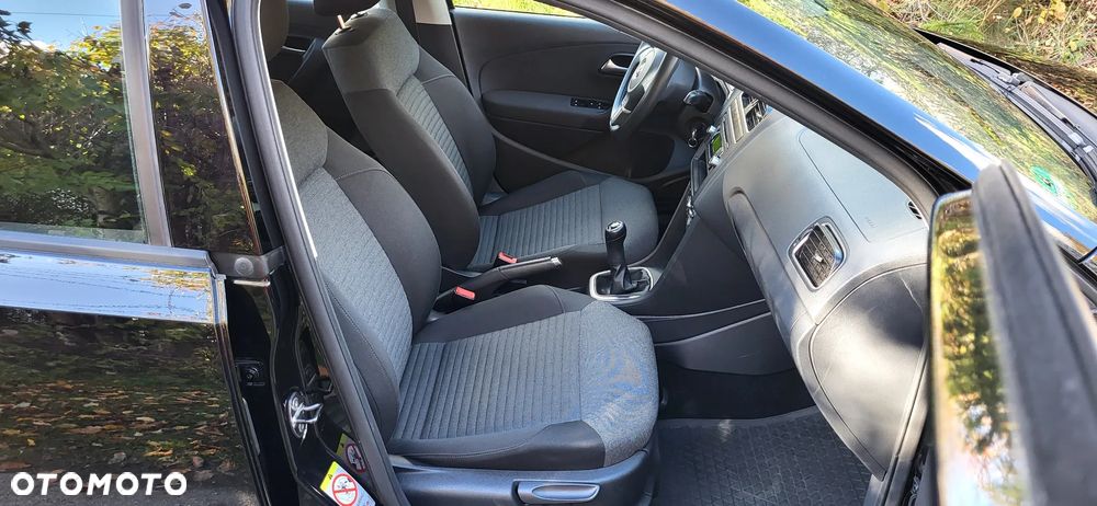 Volkswagen Polo 1.4 16V Comfortline - 28