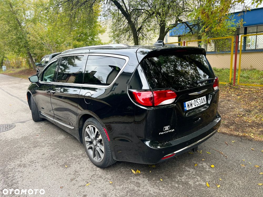 Chrysler Pacifica - 5