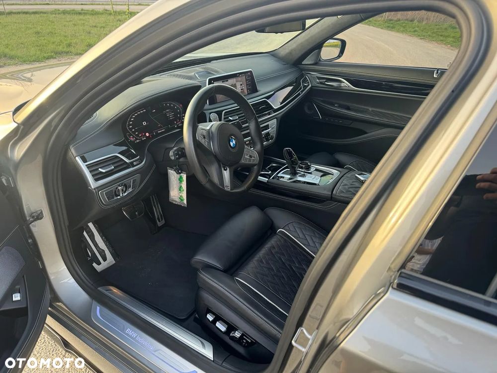 BMW Seria 7 750i xDrive - 10
