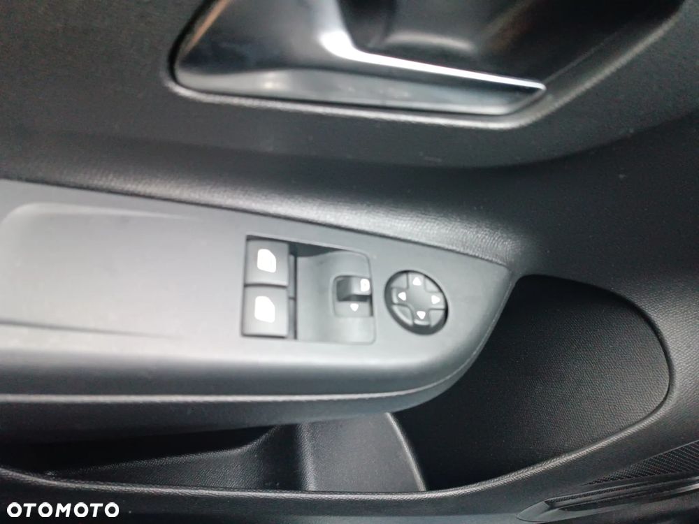 Opel Corsa 1.2 Business S&S - 20