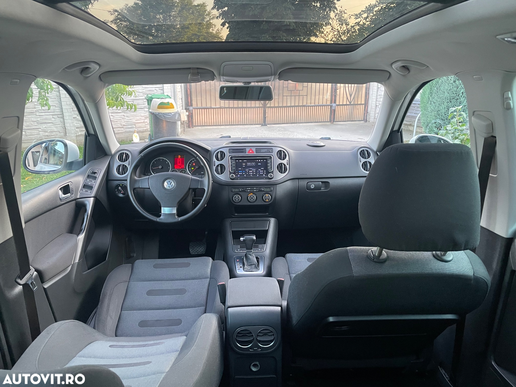 Volkswagen Tiguan - 8