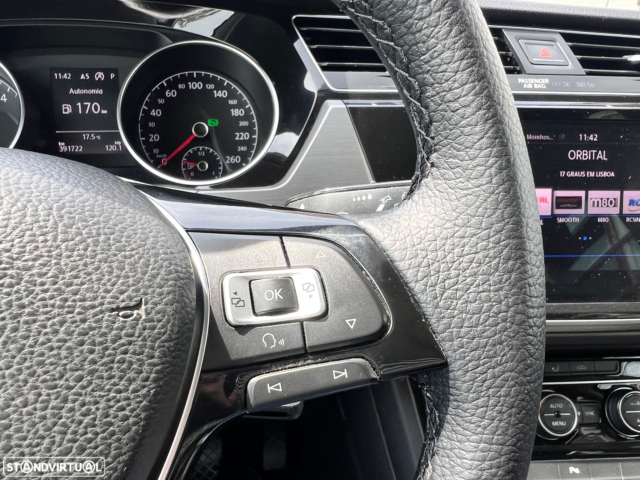 VW Touran 1.6 TDI Highline DSG - 17