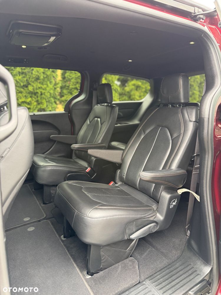 Chrysler Pacifica - 14