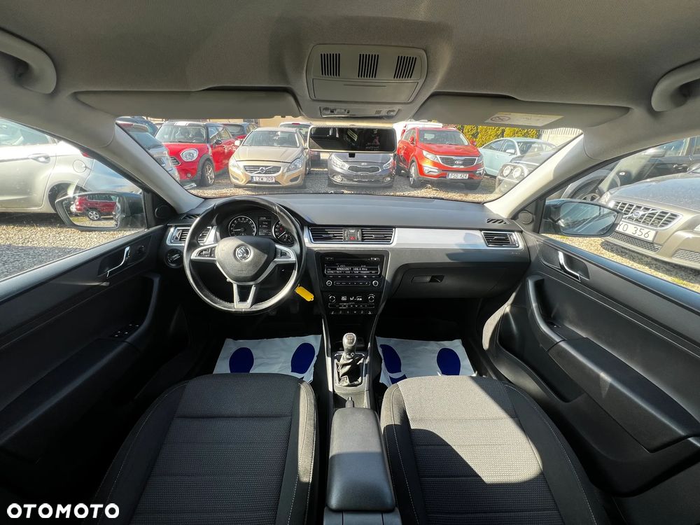 Skoda RAPID 1.6 TDI Elegance - 22