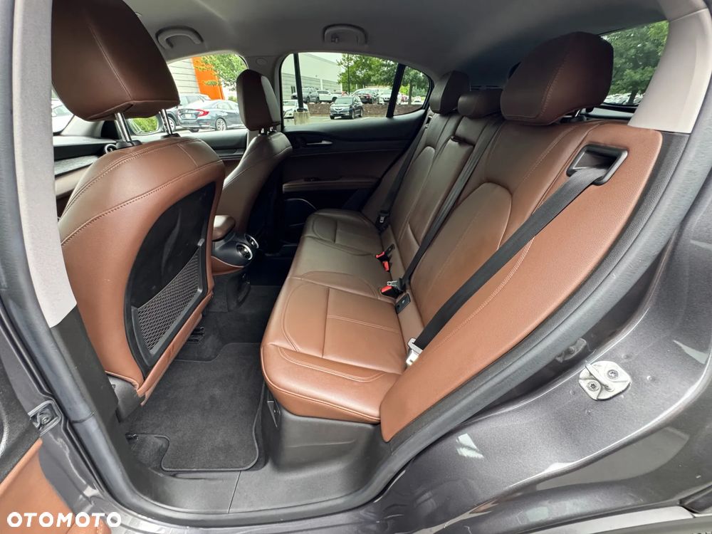 Alfa Romeo Stelvio 2.0 Turbo 16V AT8-Q4 Veloce - 19