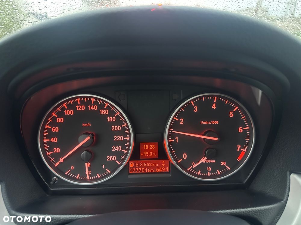 BMW Seria 3 320i - 11