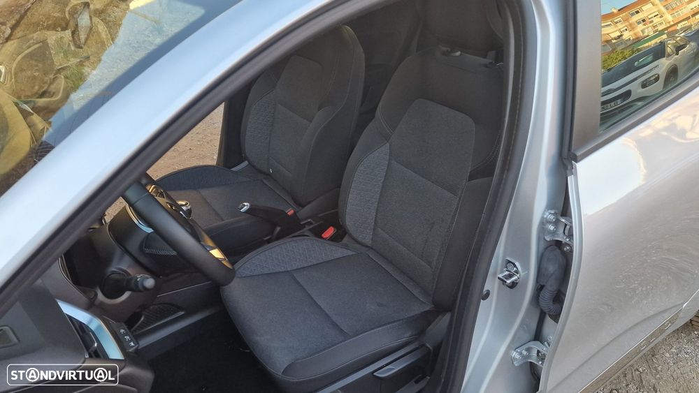 Renault Clio 1.0 TCe Limited - 24