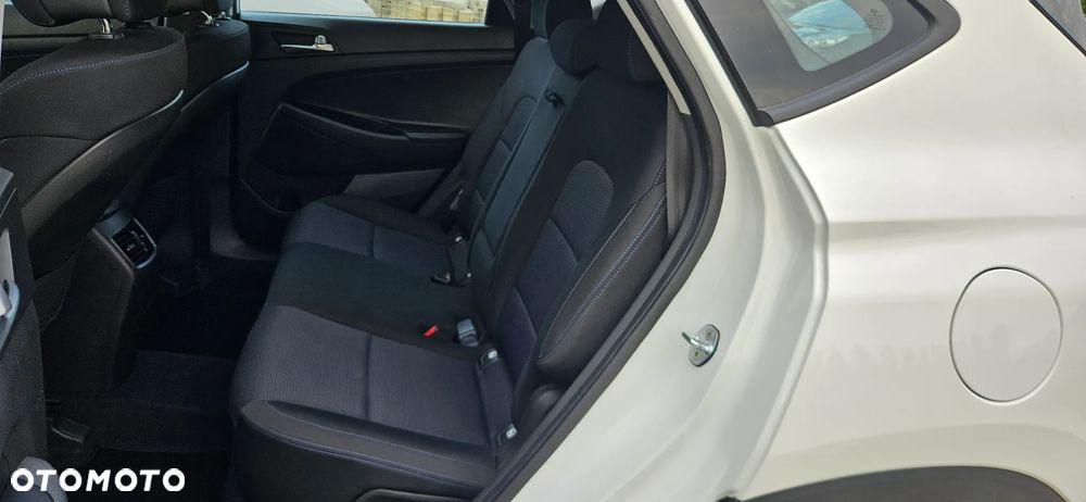 Hyundai Tucson 1.6 GDI BlueDrive Comfort 2WD - 21