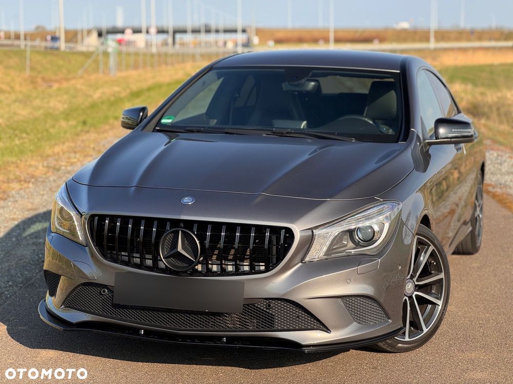 Mercedes-Benz CLA 200 7G-DCT Urban - 13