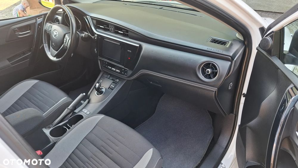 Toyota Auris - 26