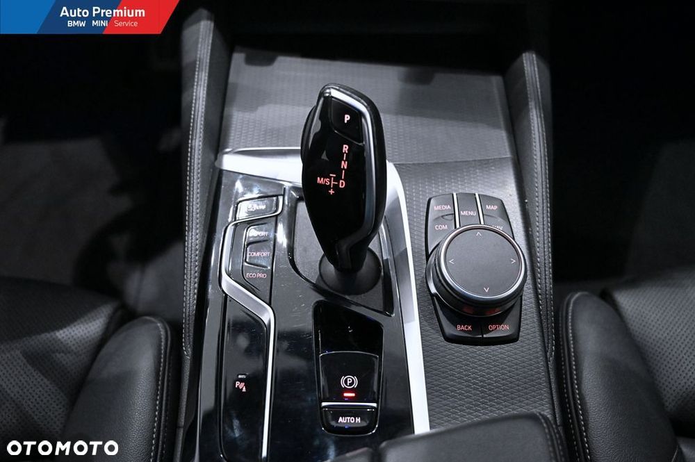 BMW Seria 5 520i mHEV - 18