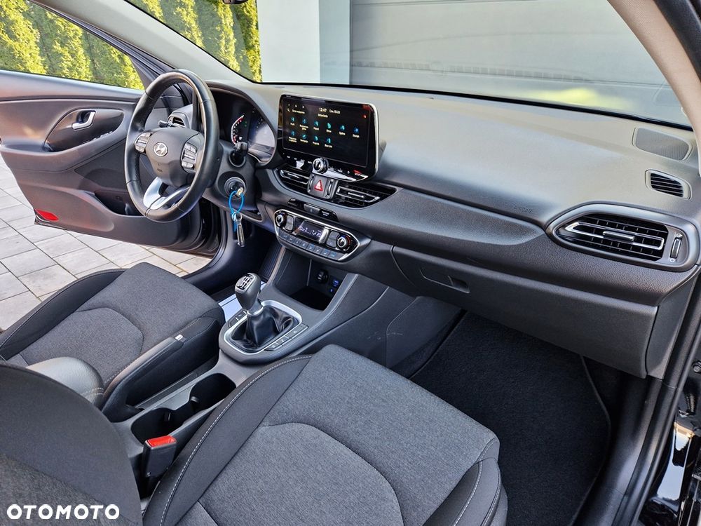 Hyundai i30 1.5 Intro - 16