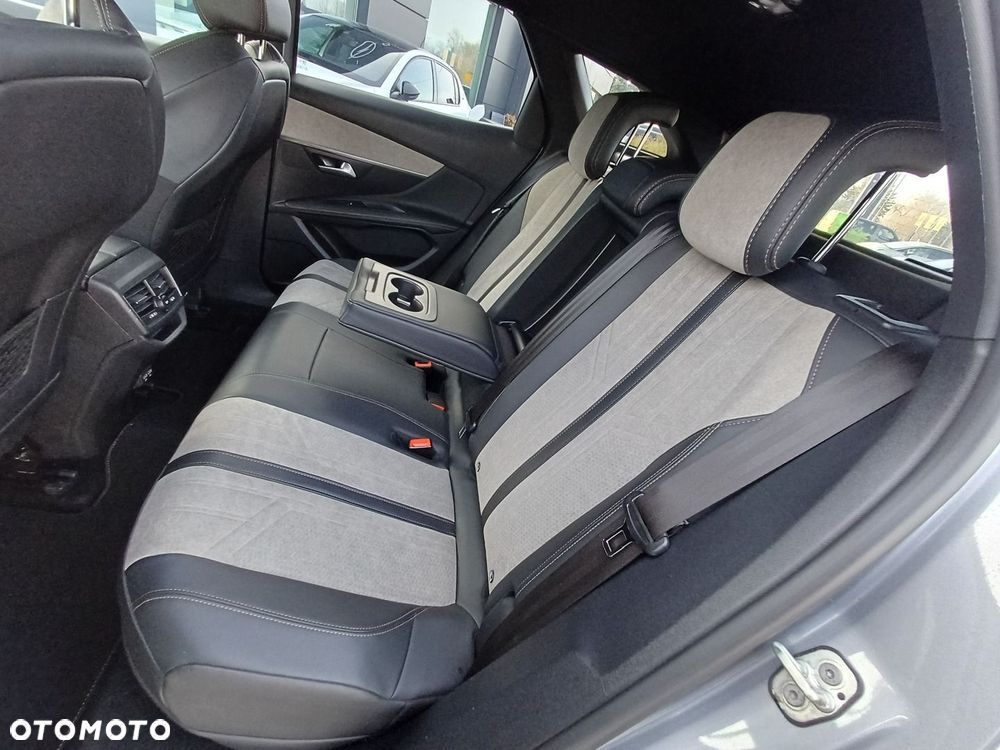 Peugeot 3008 1.6 PureTech HYbrid GT Line S&S EAT8 - 30