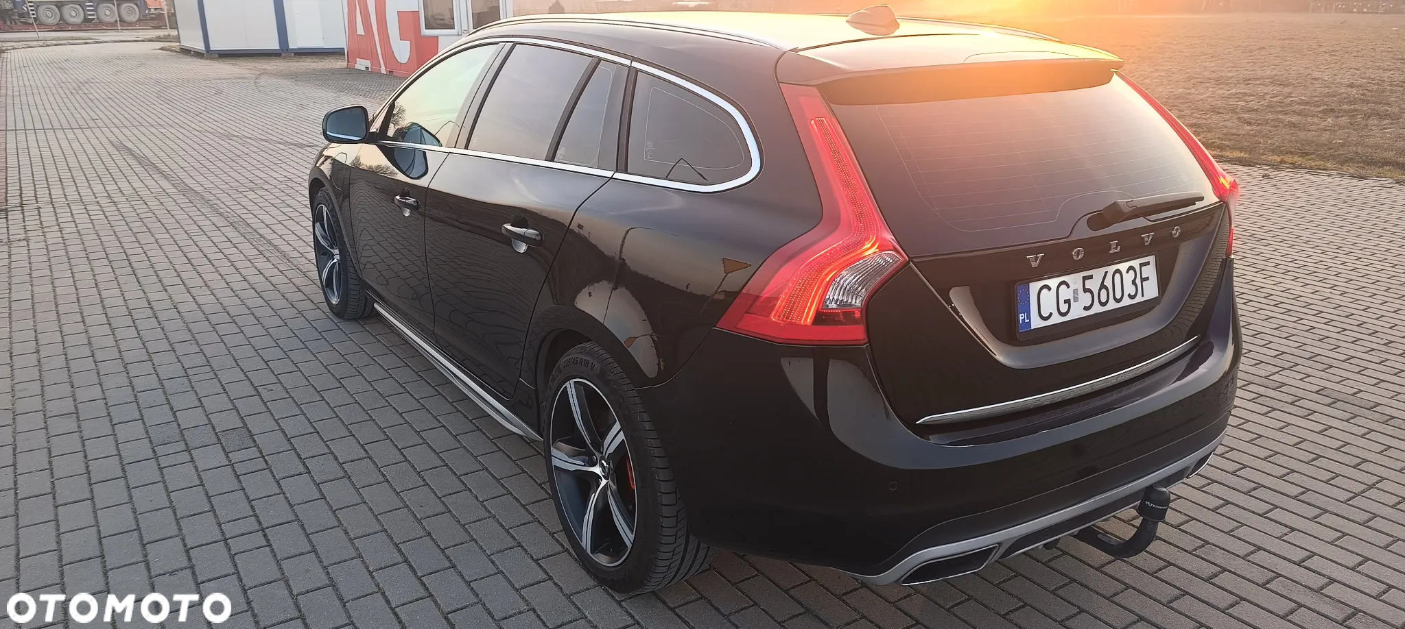 Volvo V60 D6 AWD Plug-in Hybrid Summum - 8