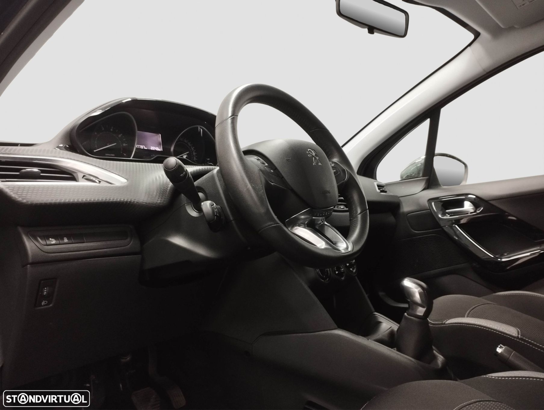 Peugeot 208 1.2 PureTech Signature - 6