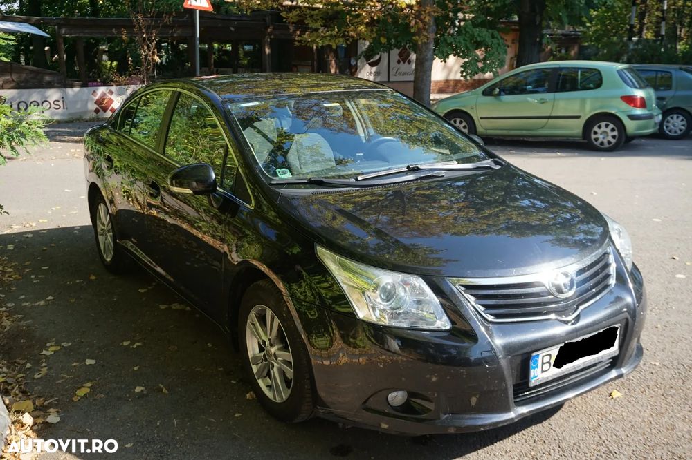 Toyota Avensis 2.0 D-4D Comfort - 1