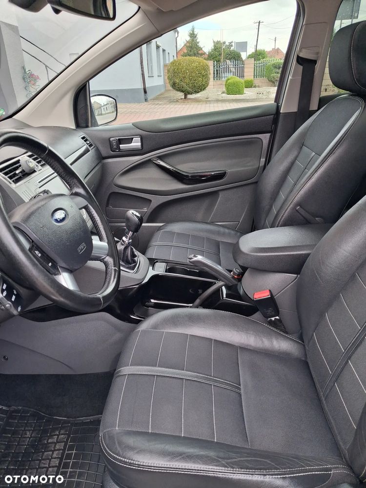 Ford Kuga - 9