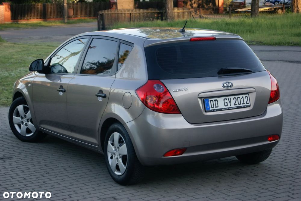 Kia Ceed 1.4 CVVT Attract - 29