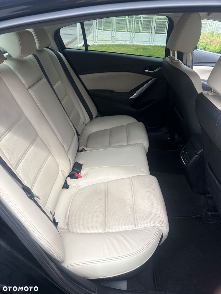 Mazda 6 - 12