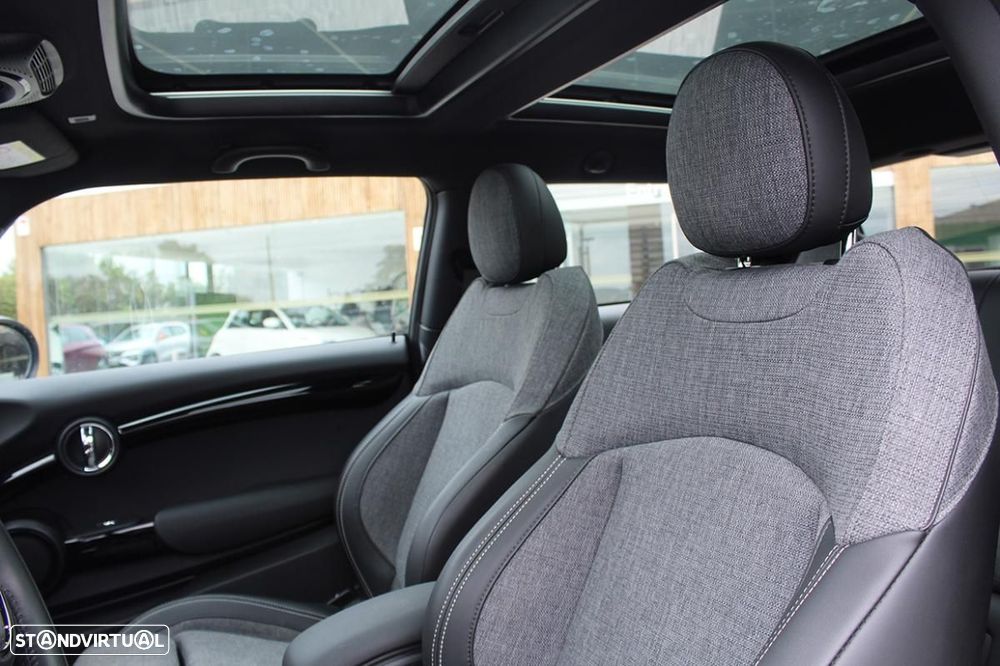 MINI 3 Portas Cooper SE Essential - 24