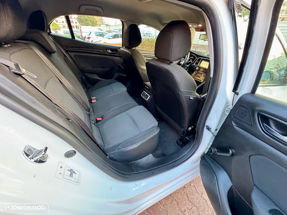 Renault Mégane 1.5 Blue dCi Limited - 11