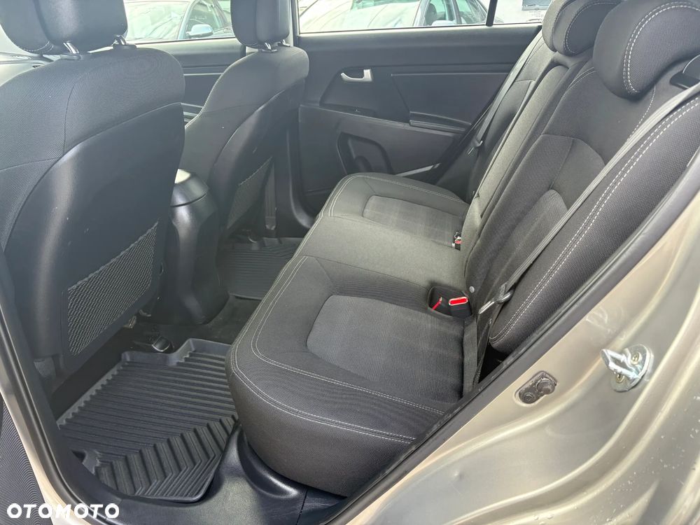 Kia Sportage 1.7 CRDI 2WD Attract - 17