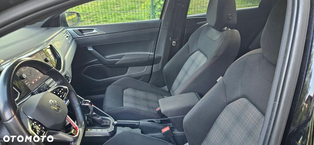 Volkswagen Polo 2.0 TSI DSG GTI - 17