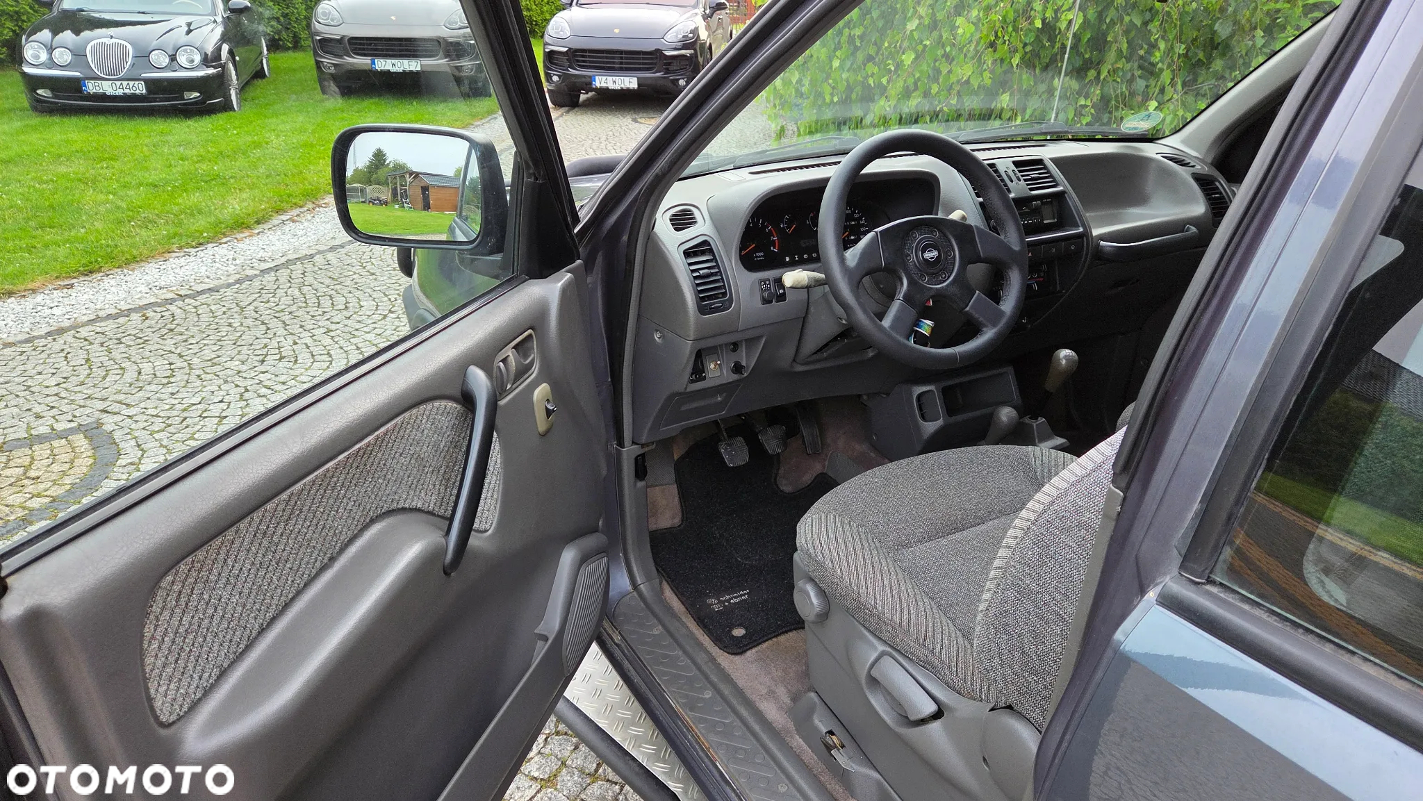 Nissan Terrano II 2.4 SGX - 23
