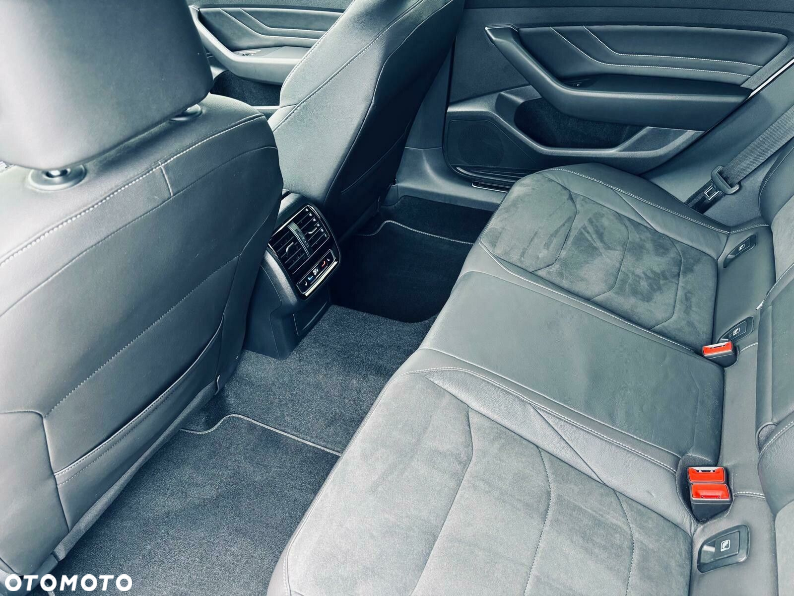 Volkswagen Arteon 2.0 TDI R-Line DSG - 20