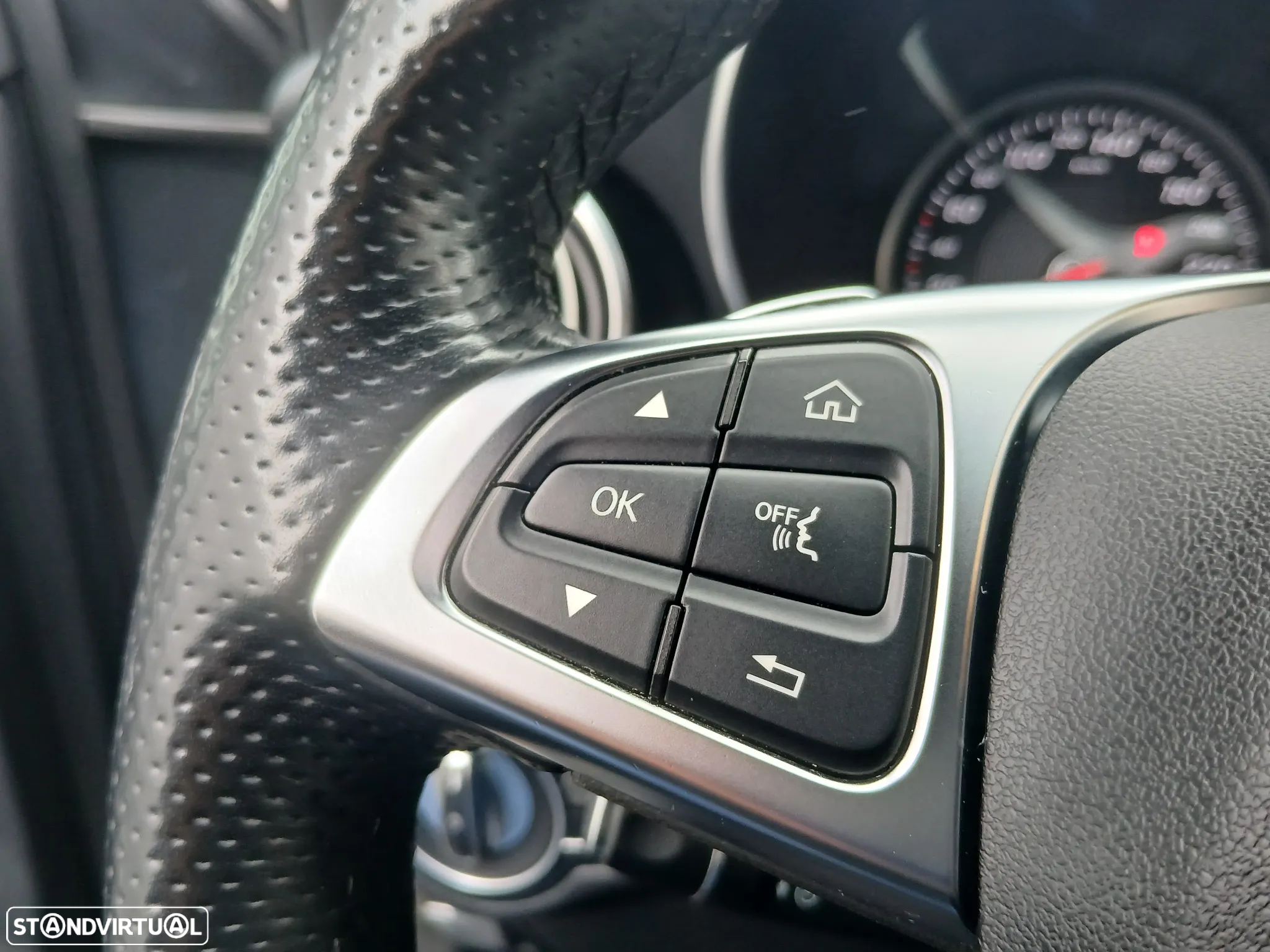 Mercedes-Benz GLC 250 d 4Matic 9G-TRONIC AMG Line - 38