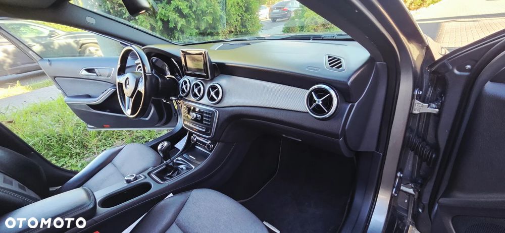 Mercedes-Benz GLA - 35