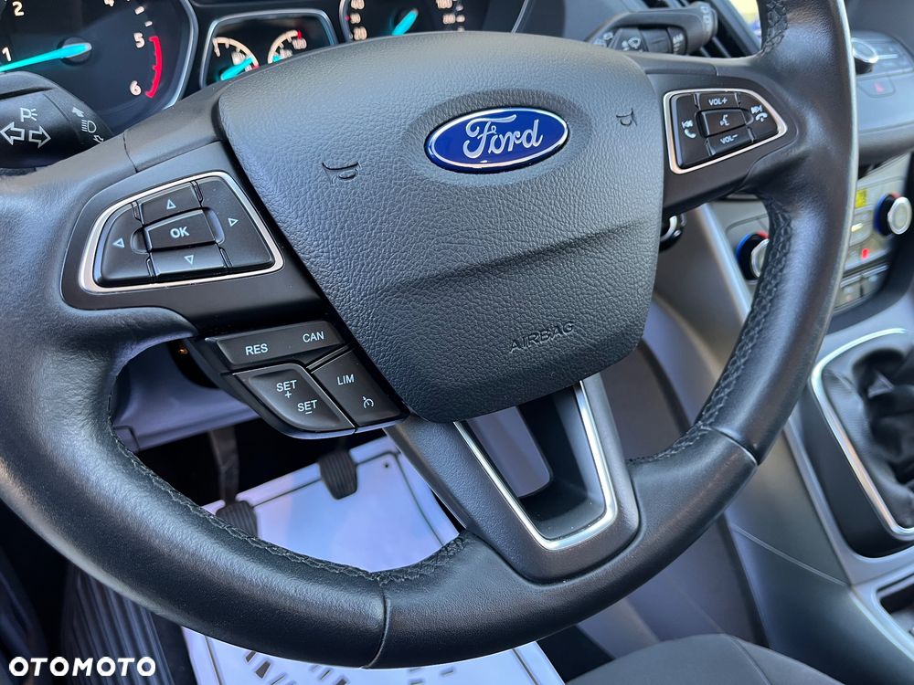 Ford Kuga 2.0 TDCi FWD Titanium - 23
