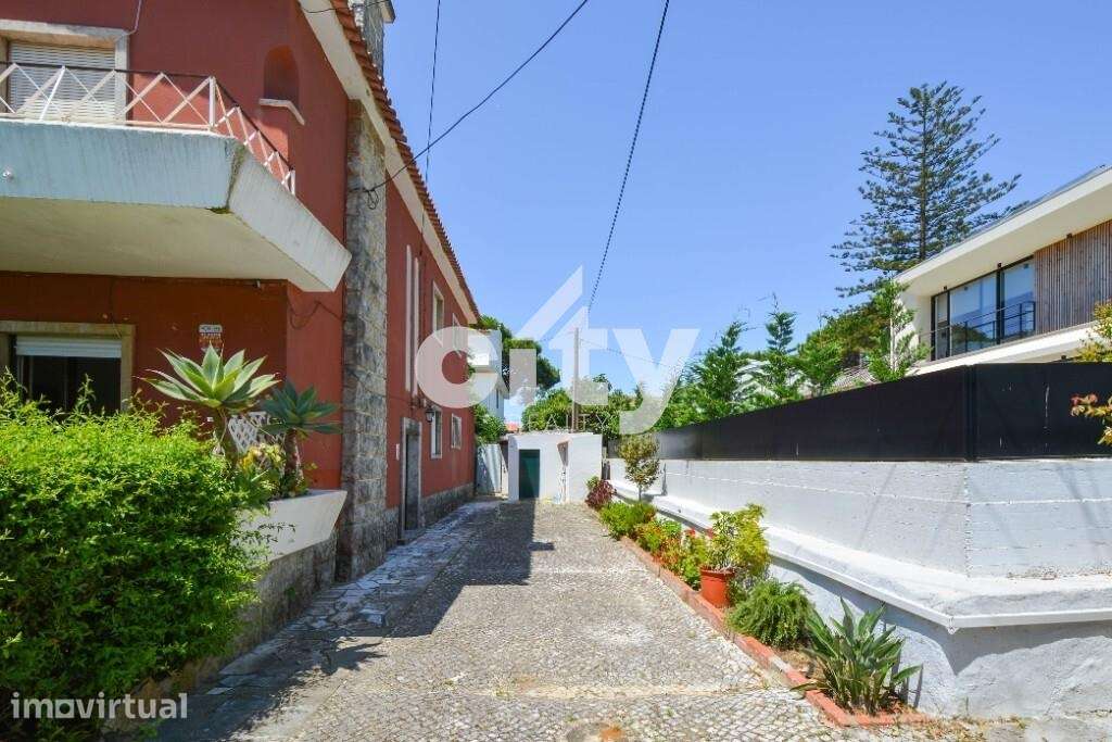 Andar de Moradia a 600 Metros da Praia – São João do Estoril - Grande imagem: 3/37