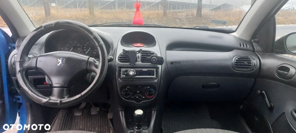 Peugeot 206 - 8