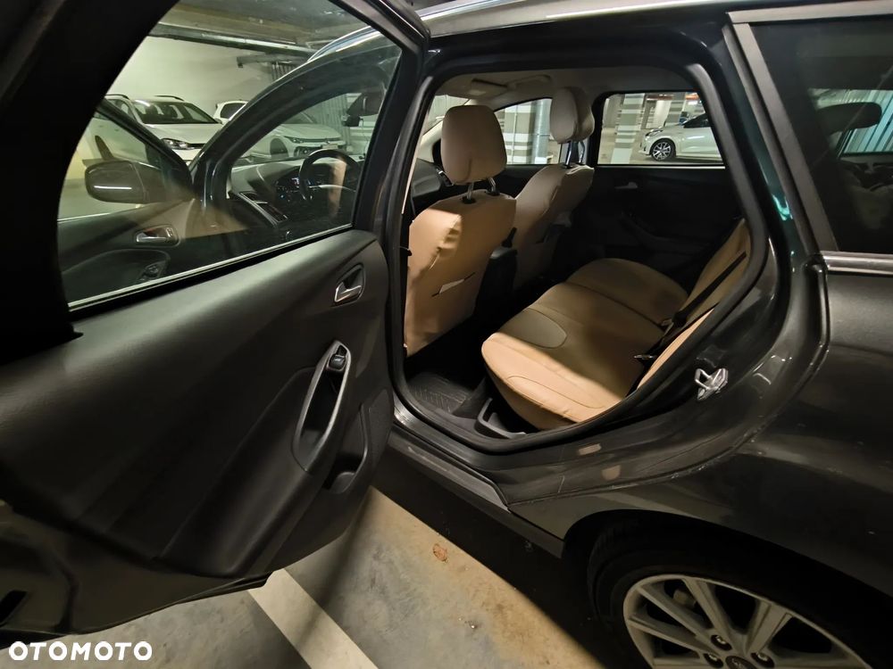 Ford Focus 1.6 FF Titanium - 9