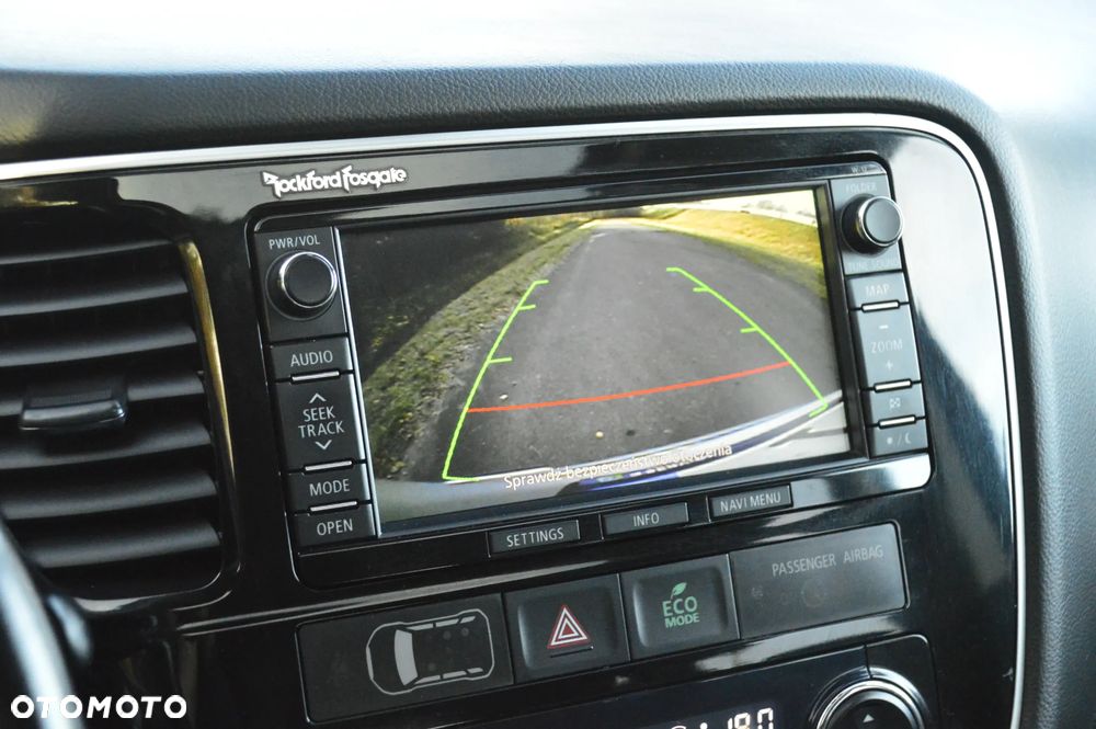 Mitsubishi Outlander 2.0 Intense + Navi 4WD CVT - 22