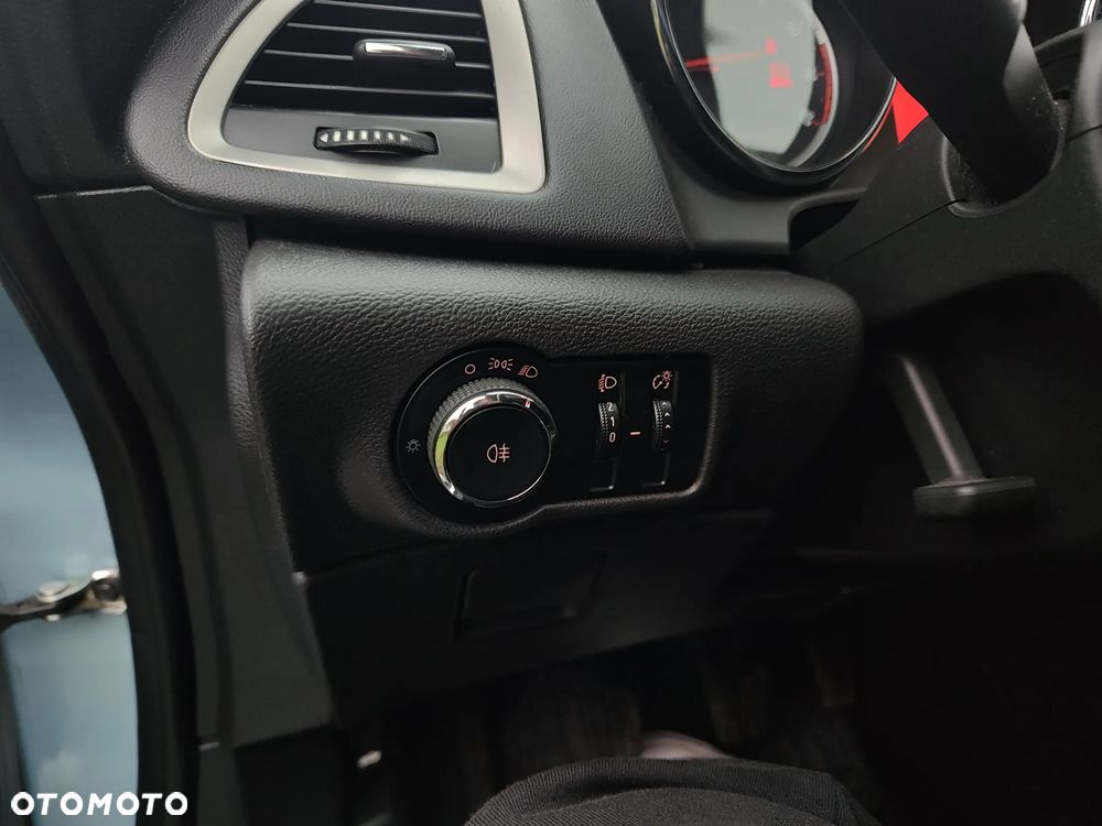 Opel Astra 1.6 Style - 22