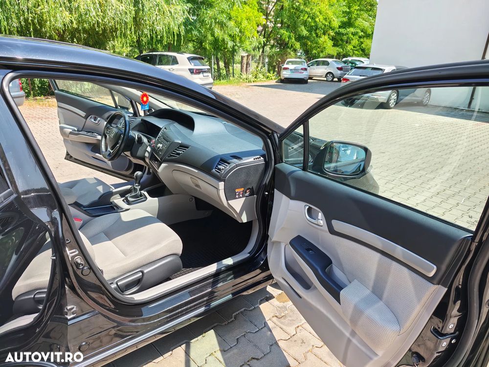 Honda Civic 1.8 MT ES - 14