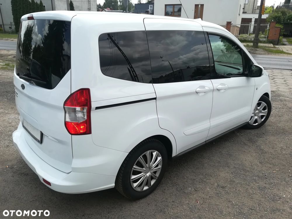 Ford Tourneo Courier - 5