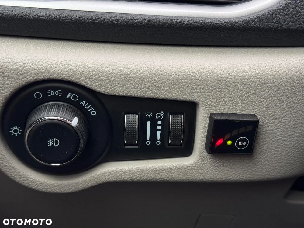 Chrysler Pacifica - 26