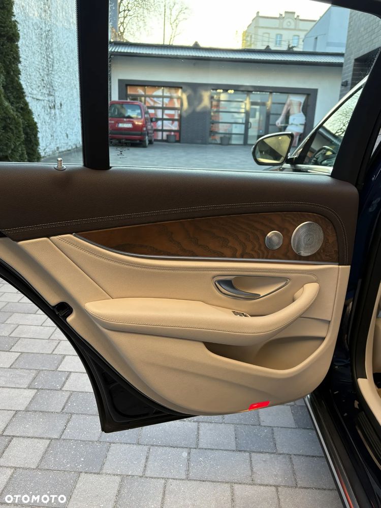 Mercedes-Benz Klasa E 220 d 4-Matic All-Terrain - 21