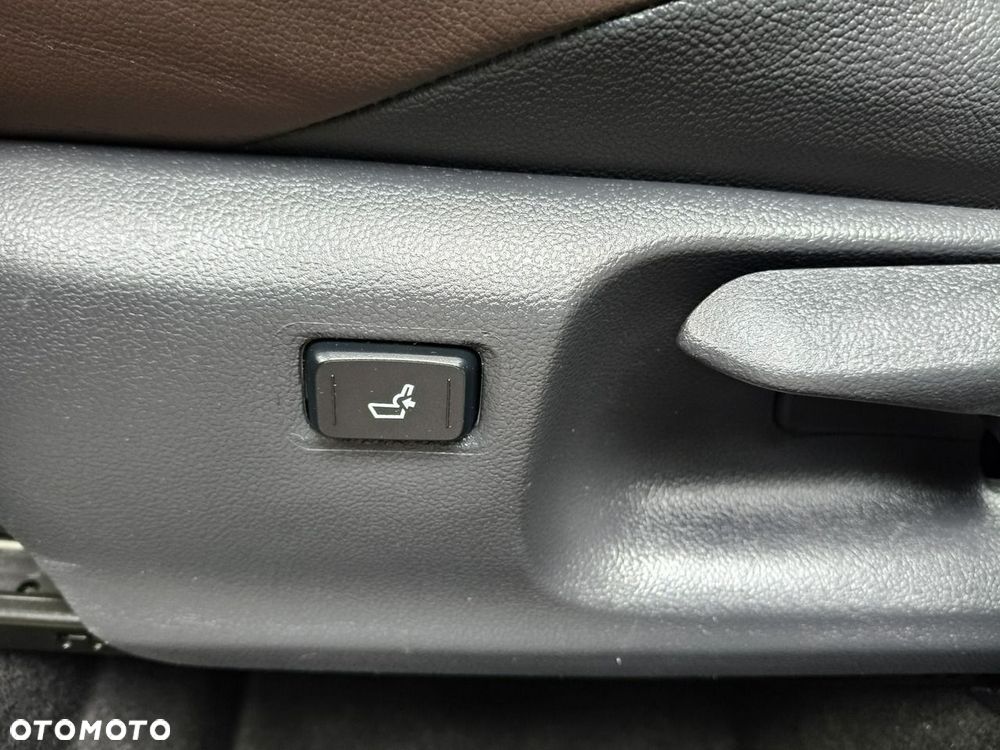 Toyota C-HR 1.8 Hybrid GPF Executive - 23