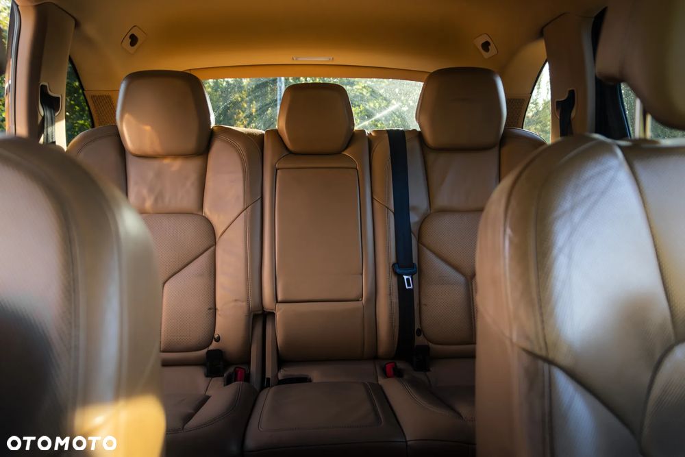 Porsche Cayenne Tiptronic S - 17