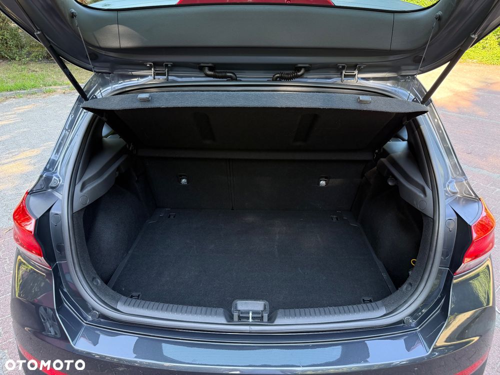 Hyundai i30 1.5 DPI Classic + - 9